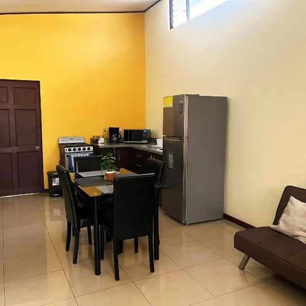 Apartamentos Guzmán, hotel v destinaci Arenilla