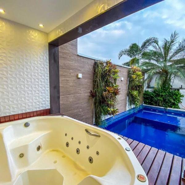 Casa com 5 suítes com Jacuzzi e piscina, na reta da praia - Foto 4