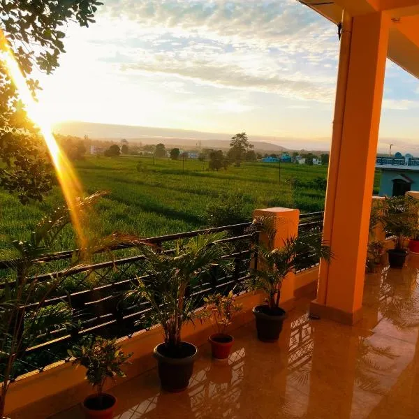Airport Luxury Nature Homestay- Near Jolly Grant Airport Dehradun, hotel v destinaci Doiwāla