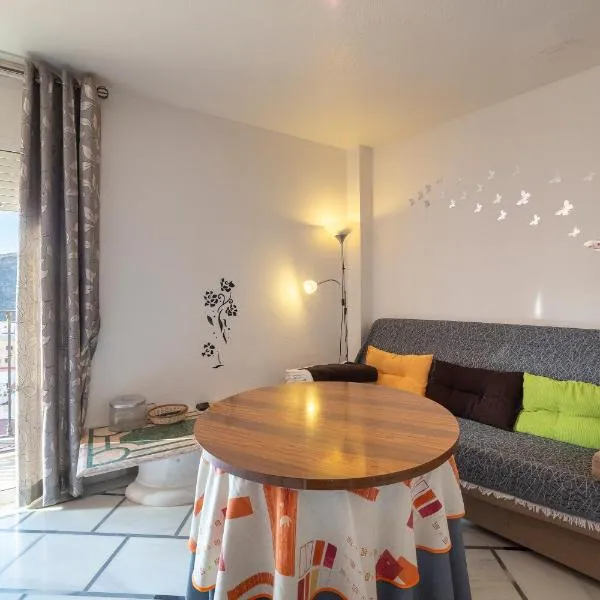 Mccoy avenida 3, hotel v destinaci Macael