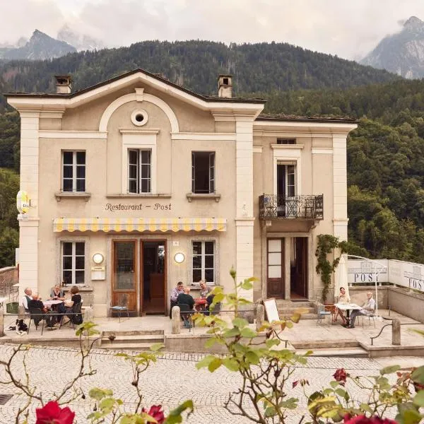 Das Pöstli – Ristorante Garni Post、Castasegnaのホテル