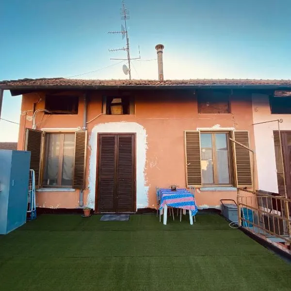 Casa Via Roma, hotel v destinaci Tronzano Vercellese
