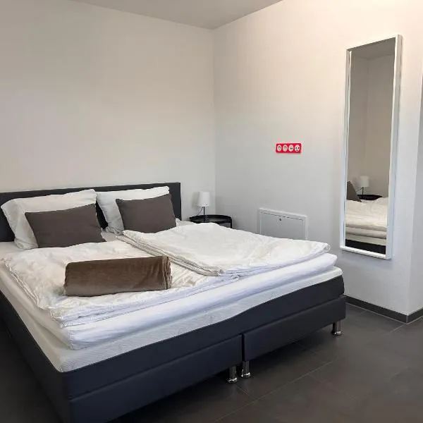 Ferienzimmer Frank, Self-Check-in nach 21Uhr, hotel v destinaci Niederalteich