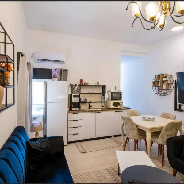 private flat on Yafo road street, hotel in Haifa