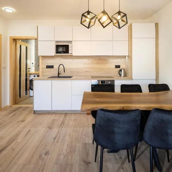 WOODY Apartman, hotel v Liptovskej Teplej