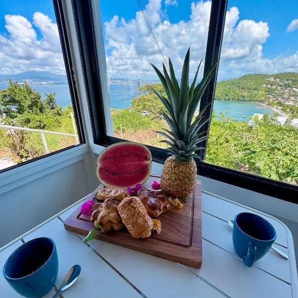 La villa Azur classée 3 étoiles Moderne et Confortable à deux pas de la plage de l Anse à l Ane Trois Îlets - Services Petit Dej sur demande, hôtel à Les Trois-Îlets
