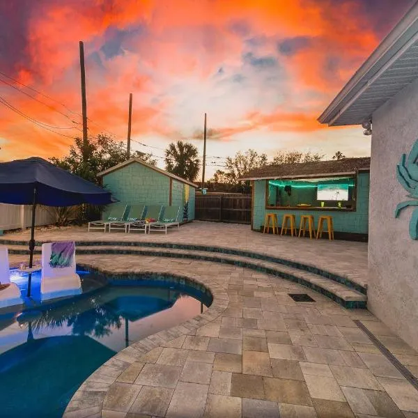 Outdoor oasis Golf cart 5mi to Beach, хотел в Сейнт Питърсбърг