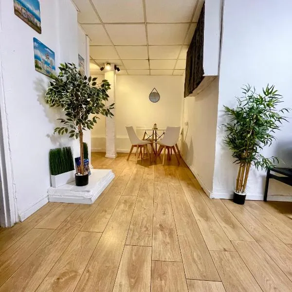 Dotan's Boutique Guesthouse - By The Beach!, hotel v destinaci Tel Aviv