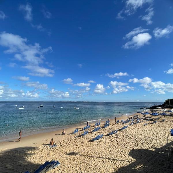 Quarto, sala, cozinha e banheiro - ar condicionado - á 2 minutos da praia do Porto da barra-301-40