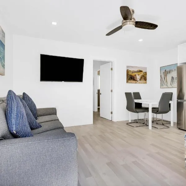 ULTRA Modern Apartment by the Beach, hotel in Hollywood