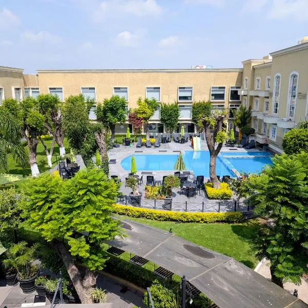 Plaza Camelinas Hotel, hotel in Querétaro