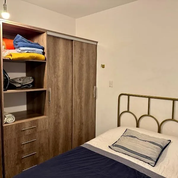 Habitación privada con balcón en zona norte CMDX, Hotel in Mexiko-Stadt