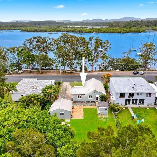 Tribal Tides - waterfront cottage, pet friendly, hotel v destinaci Dunbogan