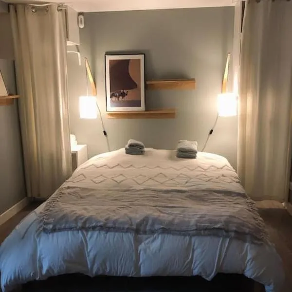 Appart très cosy en rez de jardin, hotel v destinaci Le Plessis-Robinson