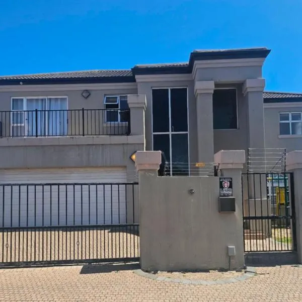 Nala Guest House, hotel v destinaci Parklands