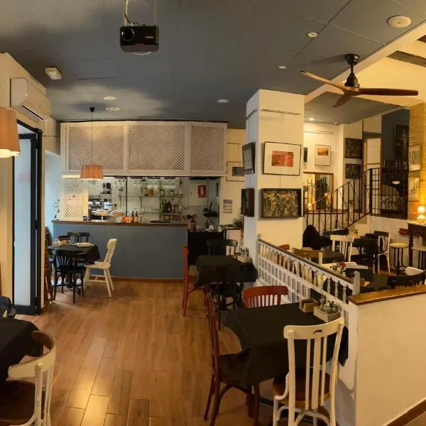 Hostal los Aromas, hotel v destinaci Villena