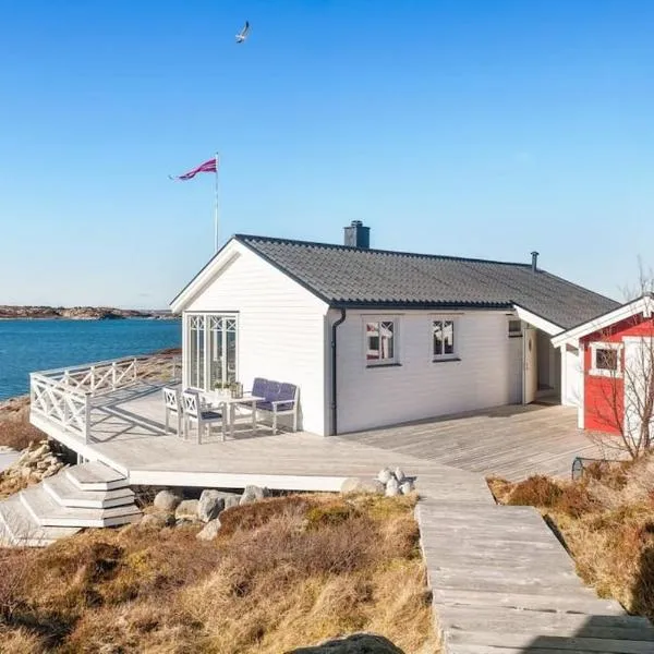 Paradise by the Seaside, hotel in Hitra