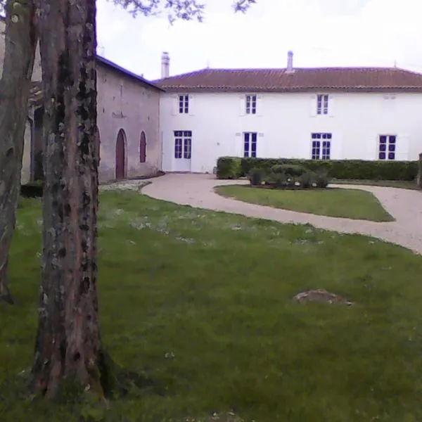 Le Clos de Vrillant, hotel v destinaci Anglade