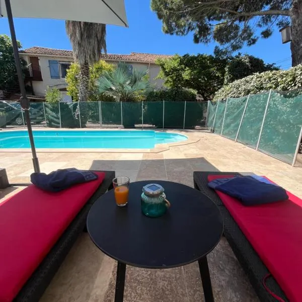 Le colibri bleu, hotel v destinácii Argeliers