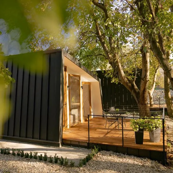 Blisku do Gradot - Riverfront Luxury Cabins, hotel v destinaci Skopje