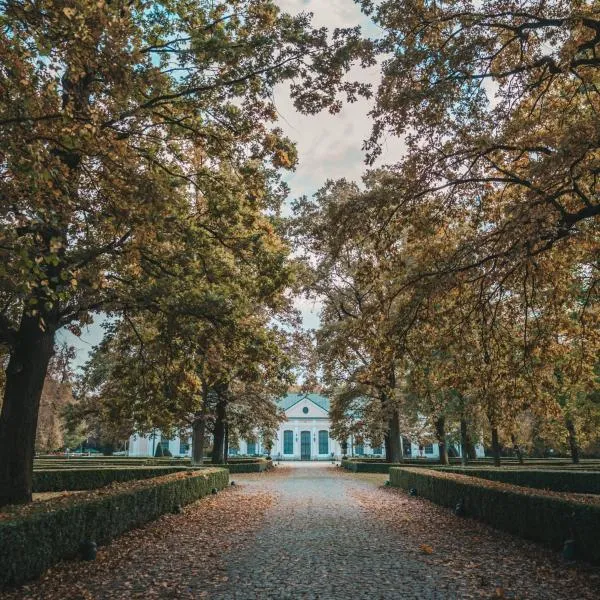 Pałac Sieniawa, hotel v destinácii Sieniawa