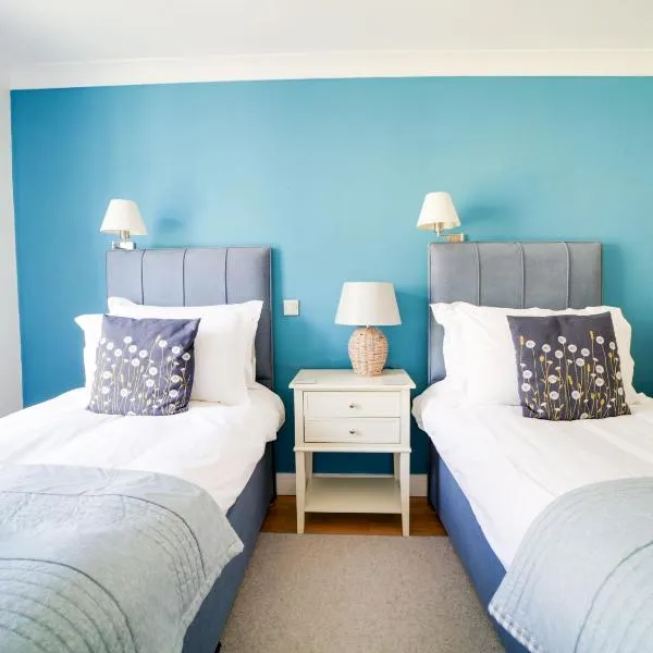 The Artist Loft, Ensuite Guest Rooms, Porthleven, hotel v destinaci Porthleven