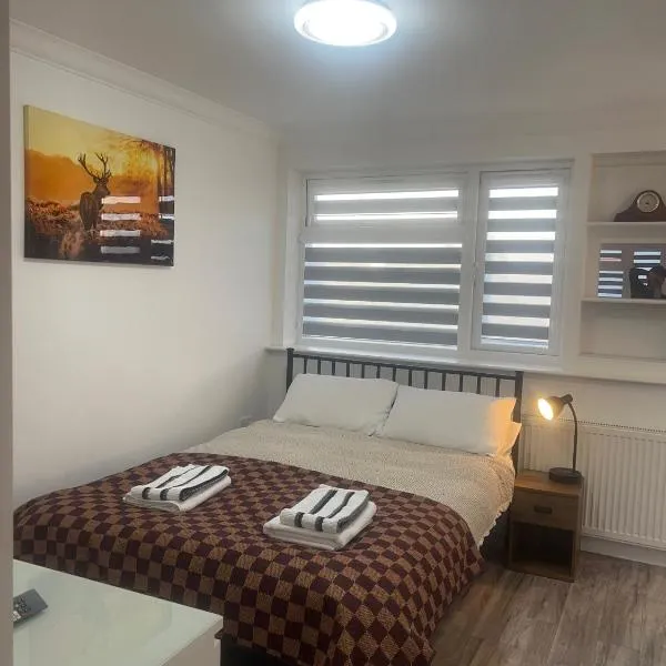 Lamorna 3, hotel em Luton