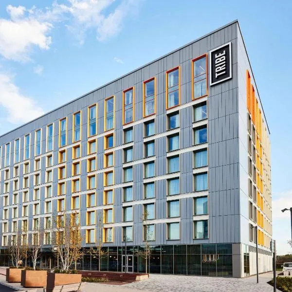 TRIBE Manchester Airport by Accor、ヘイルのホテル