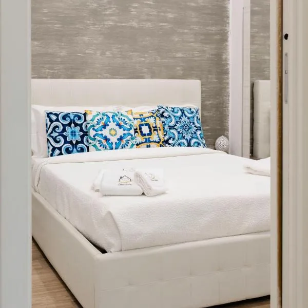 Eden Suite - Central Apartment with Balcony - Molfetta, hotel in Molfetta