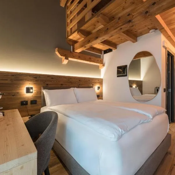 Green Hotel Genzianella, hotel v destinaci Roncone