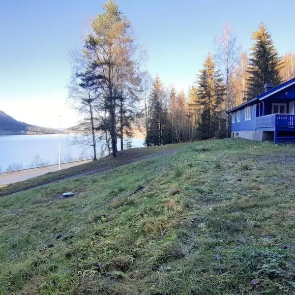 Koselig blått hus - utsikt Losna, hotel in Tretten