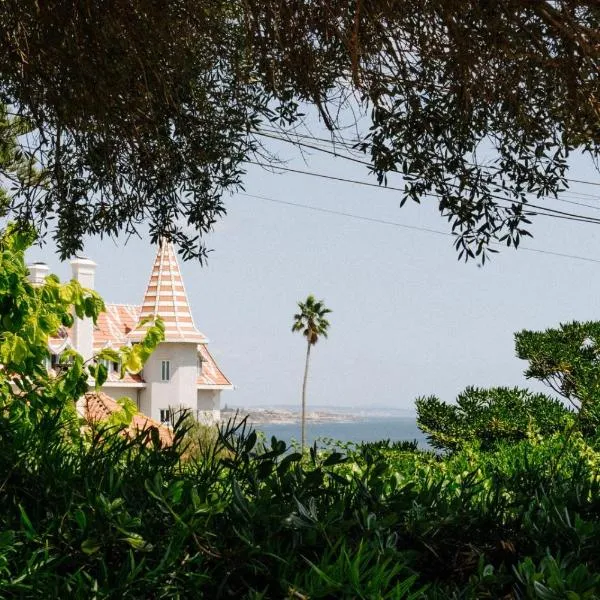 Spacious seaside house, hotel v destinaci Cascais