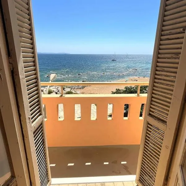 T4 Pieds dans l'eau !, hotel in Ajaccio