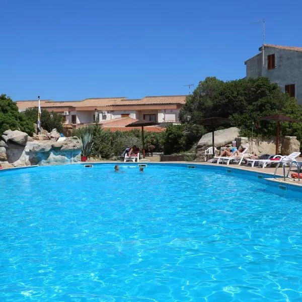 Club Esse Residence Capo D'orso, hotel v Palau