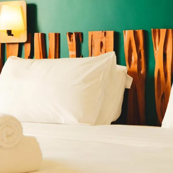 Hôtel les Sables、サン・ローラン・デュ・マロニのホテル