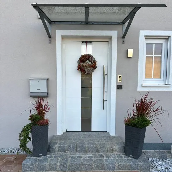 Haus am Mühlbach, hotel en Burgkirchen an der Alz