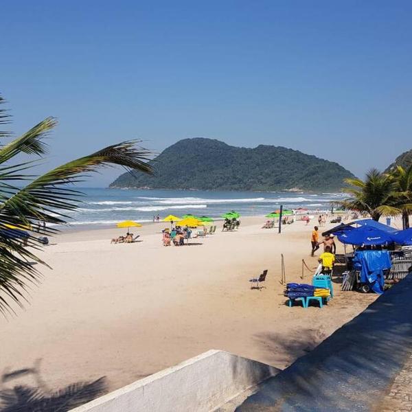 Guarujá praia do Tombo-Astúrias a 200m da areia