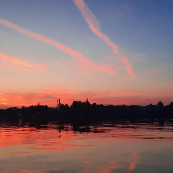 FeWo Chiemgau, hotel v destinaci Gstadt am Chiemsee