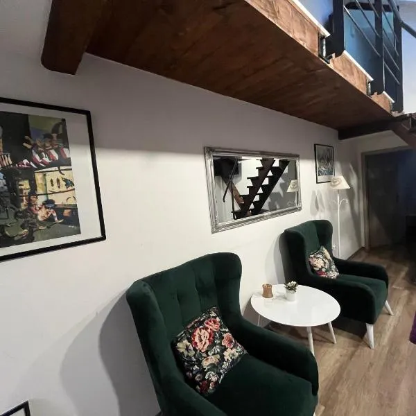 JÓKAI Apartman, hotel in Komárno