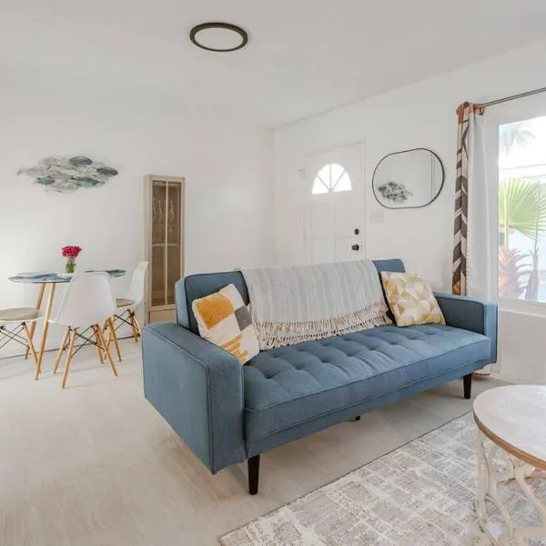 King Suite - Steps to Beach & Close to Pier, hotel a Oceanside