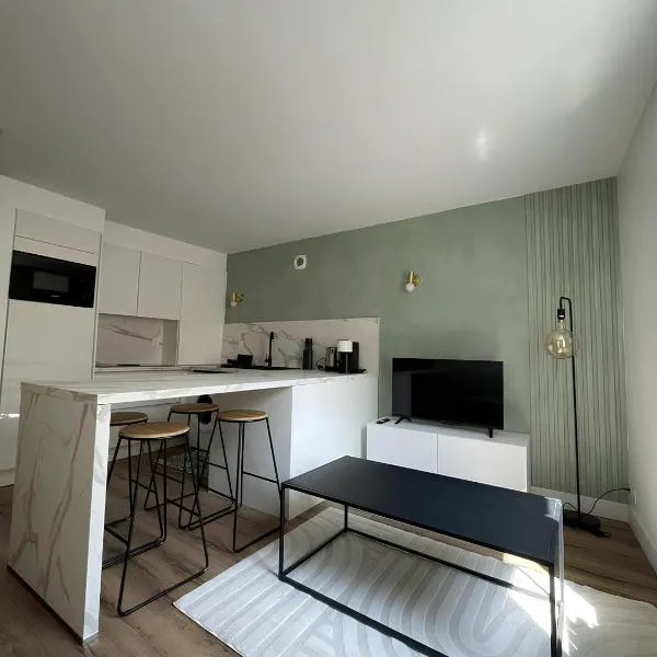 Le Duplex de la côte, hotel v destinaci Dinard