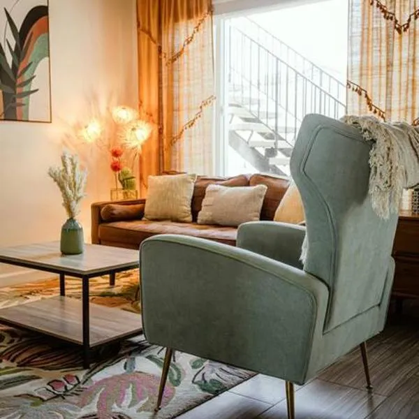 Steps to Beach & Close to Restaurants and Shops, hotel a Oceanside