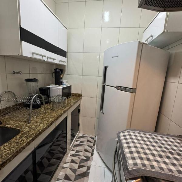 Apto confortável e completo em Copacabana- 2 quartos com split e wifi - Foto 4
