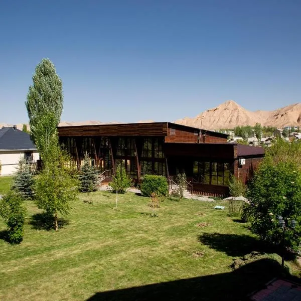 Khan Tengri Hotel, hotel v destinaci Naryn