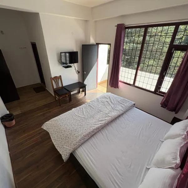 Pinewood Guesthouse, hotel v destinaci Tawang