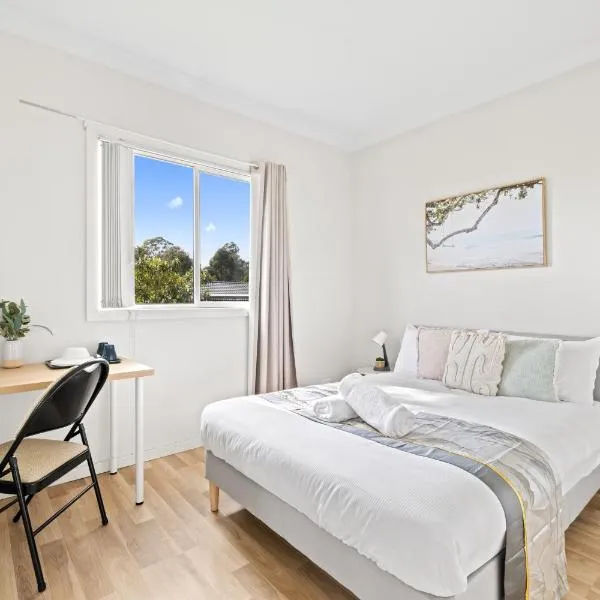 Double Room - Quaint Spot in Marayong - Centrally Located - Shared Bathroom, hotel in Blacktown