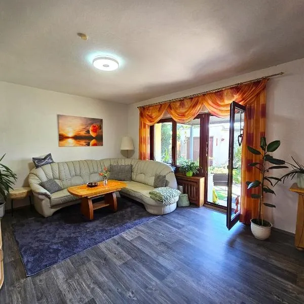 Ferienwohnung nahe Meißen, hotel in Nünchritz