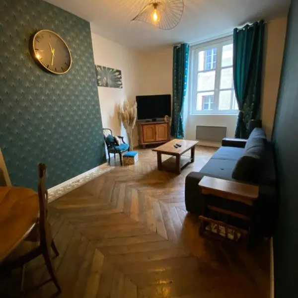 Gîte Le Saint Père, hotel in Avallon