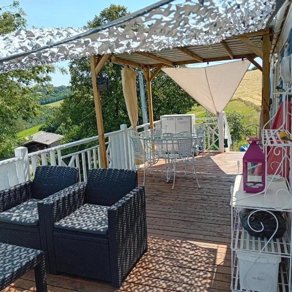 ROUPILLON A JANET, hotel em Curvalle