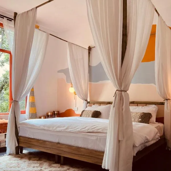 Little Bir, hotel v destinaci Bir
